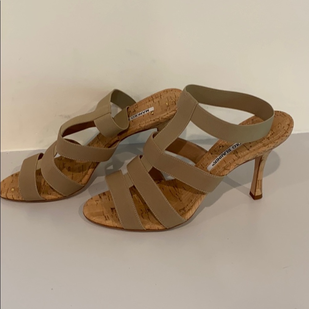 Manolo Blahnik Cork heel with elastic straps - Picture 3 of 5